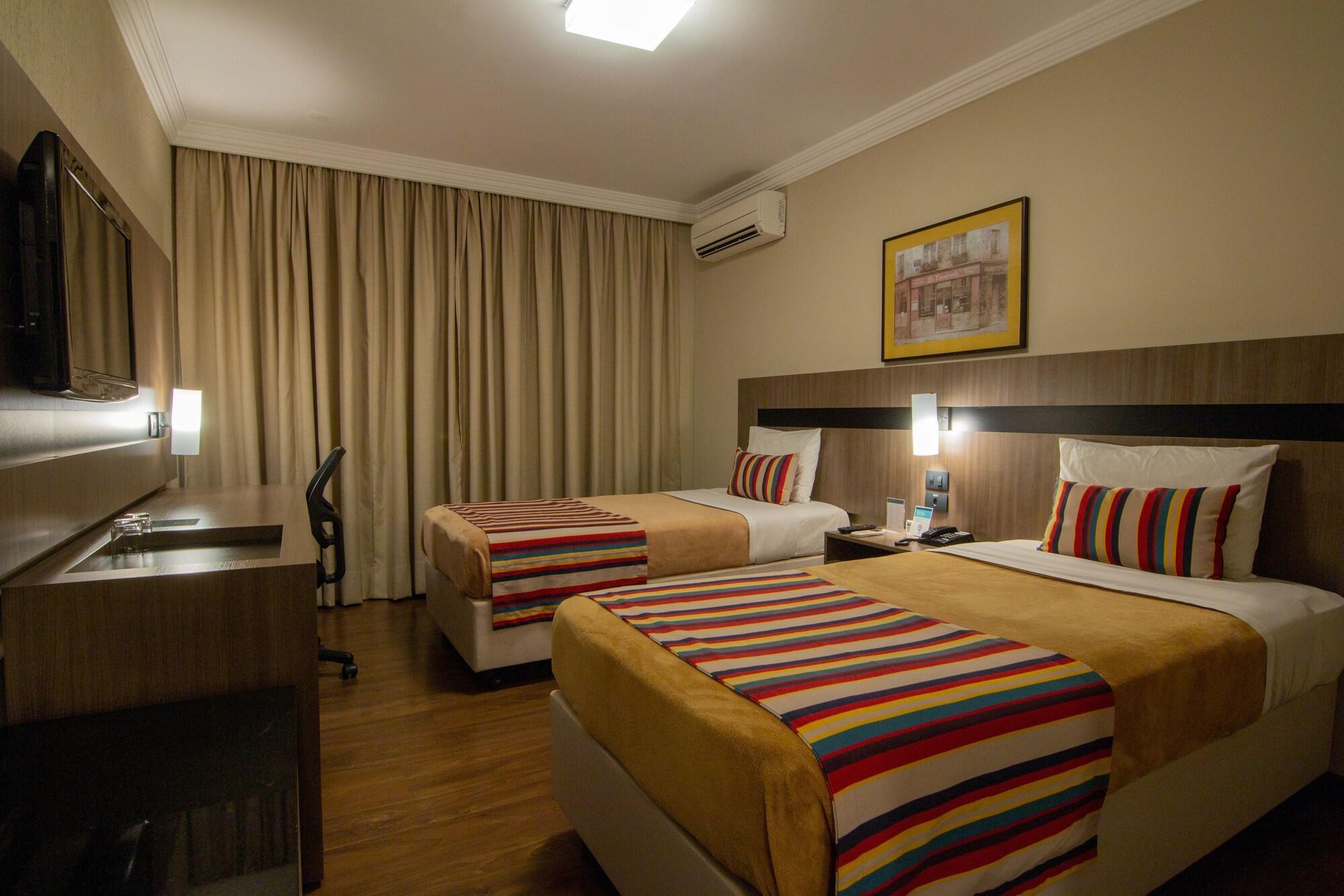 Hotel Deville Express Cascavel Cascavel  Esterno foto