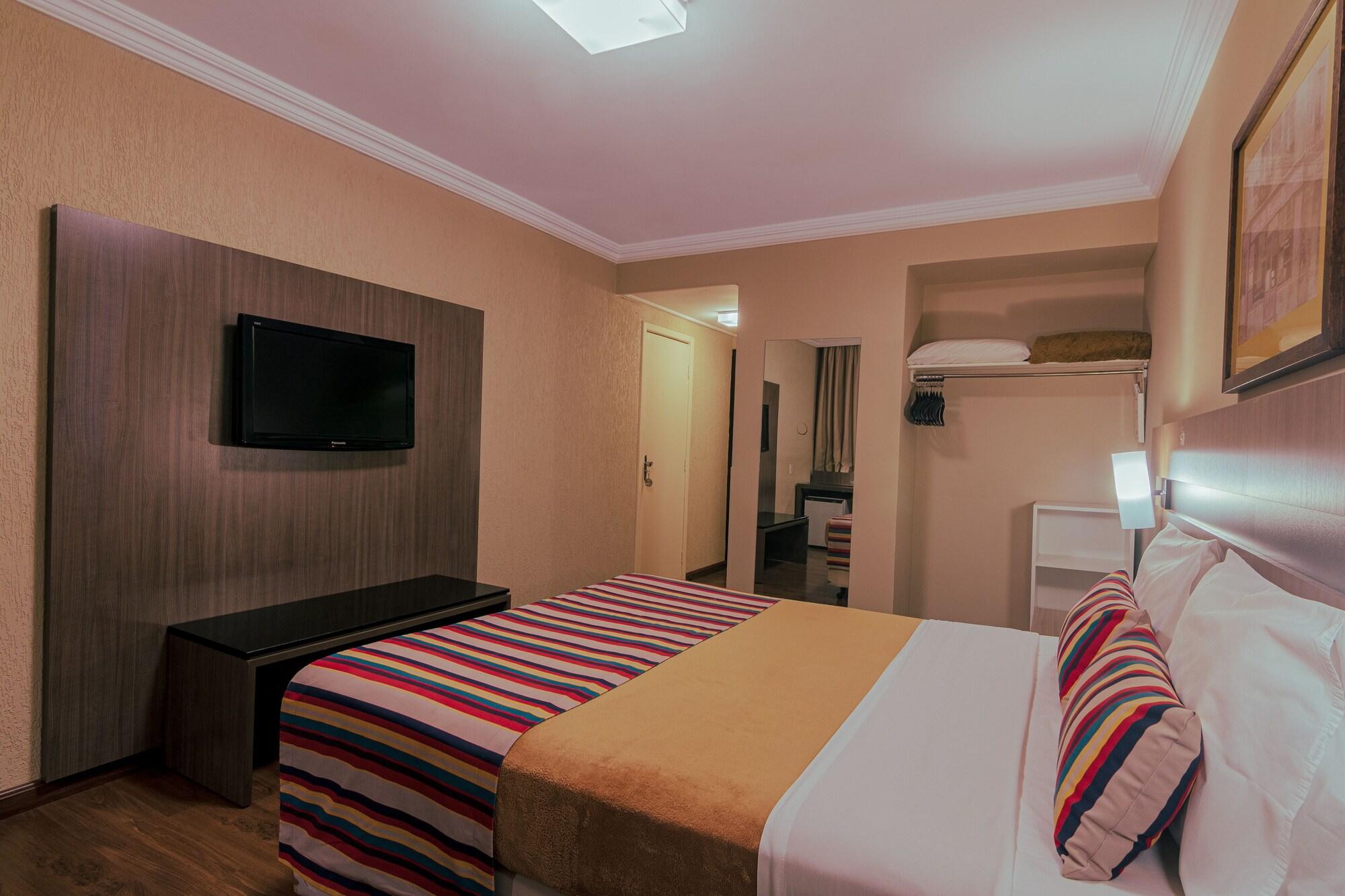 Hotel Deville Express Cascavel Cascavel  Esterno foto
