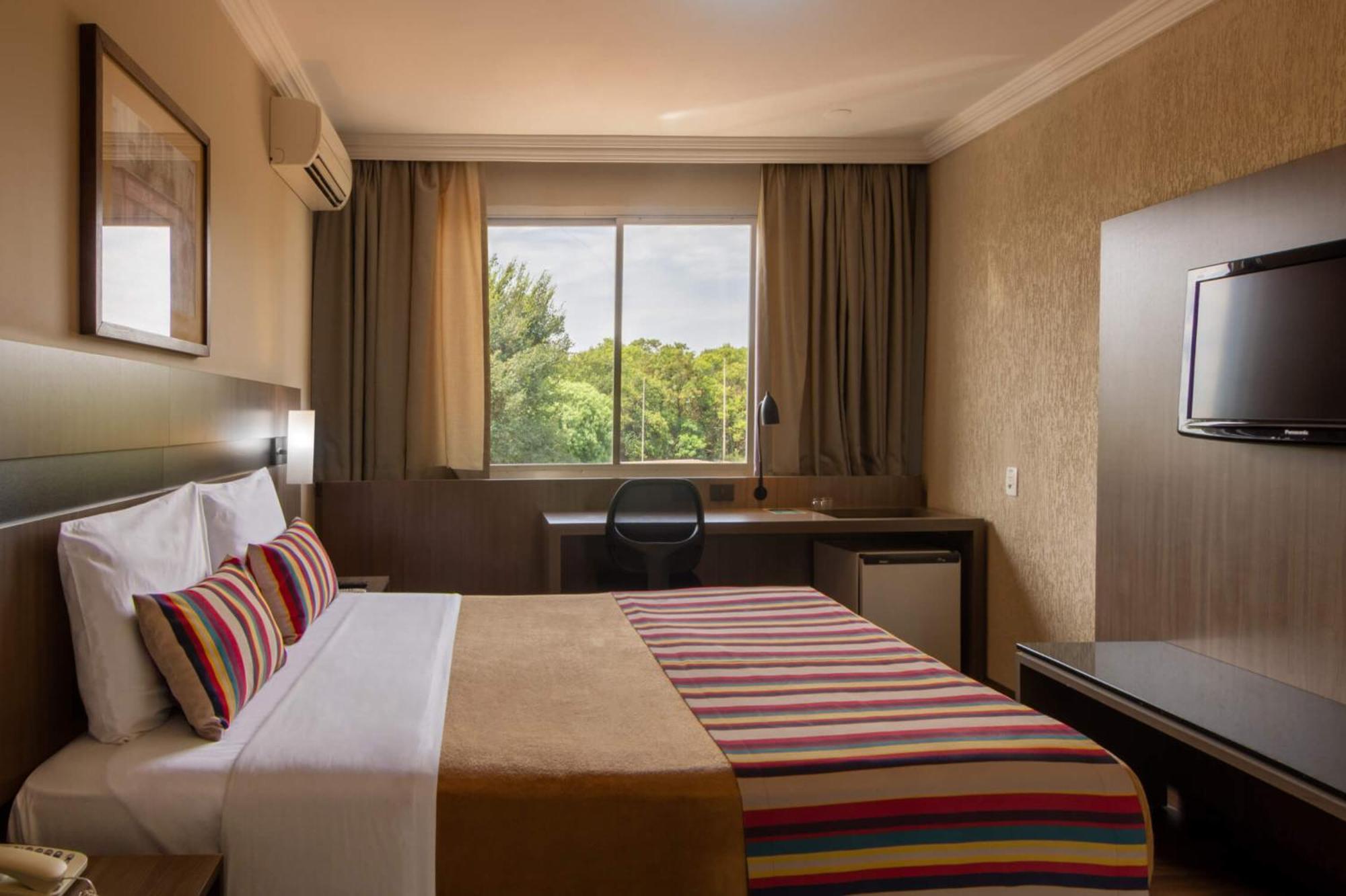 Hotel Deville Express Cascavel Cascavel  Esterno foto