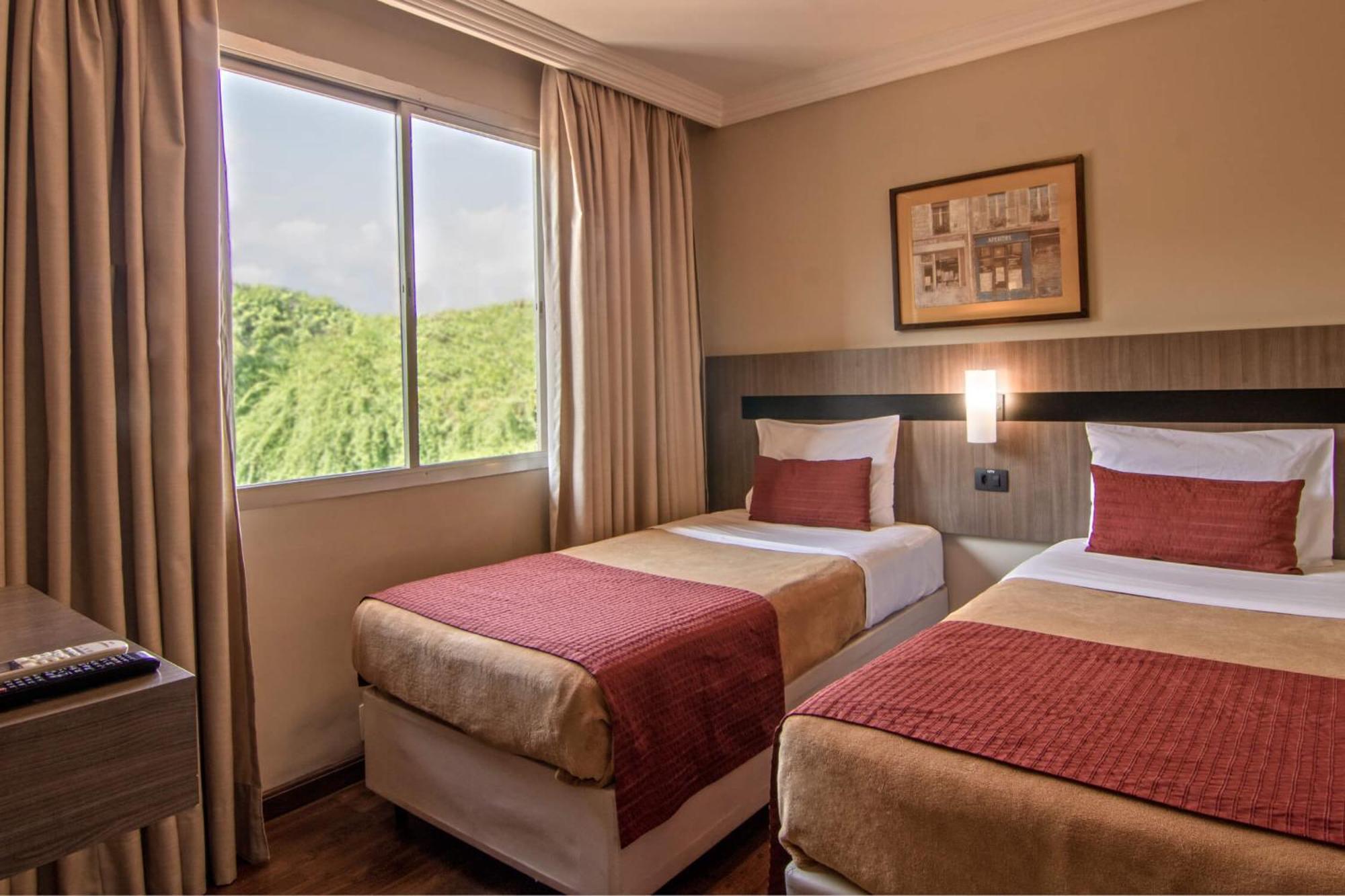 Hotel Deville Express Cascavel Cascavel  Esterno foto
