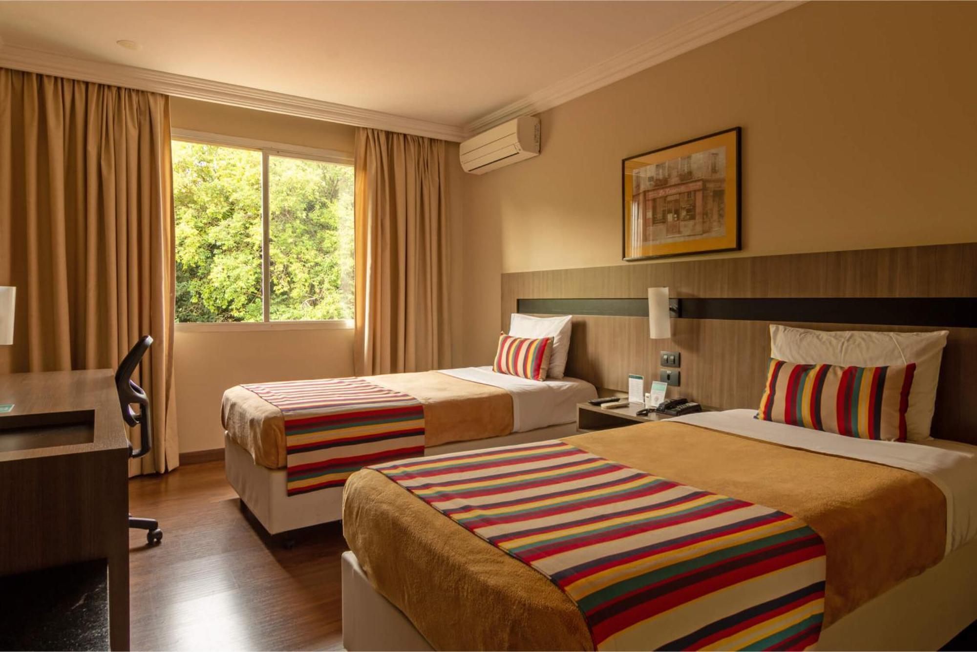Hotel Deville Express Cascavel Cascavel  Esterno foto