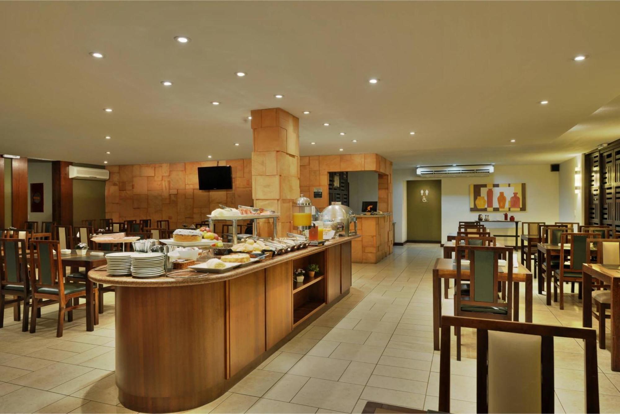 Hotel Deville Express Cascavel Cascavel  Esterno foto