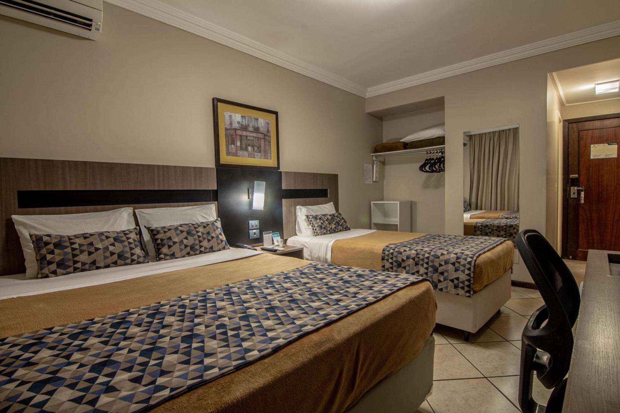 Hotel Deville Express Cascavel Cascavel  Esterno foto